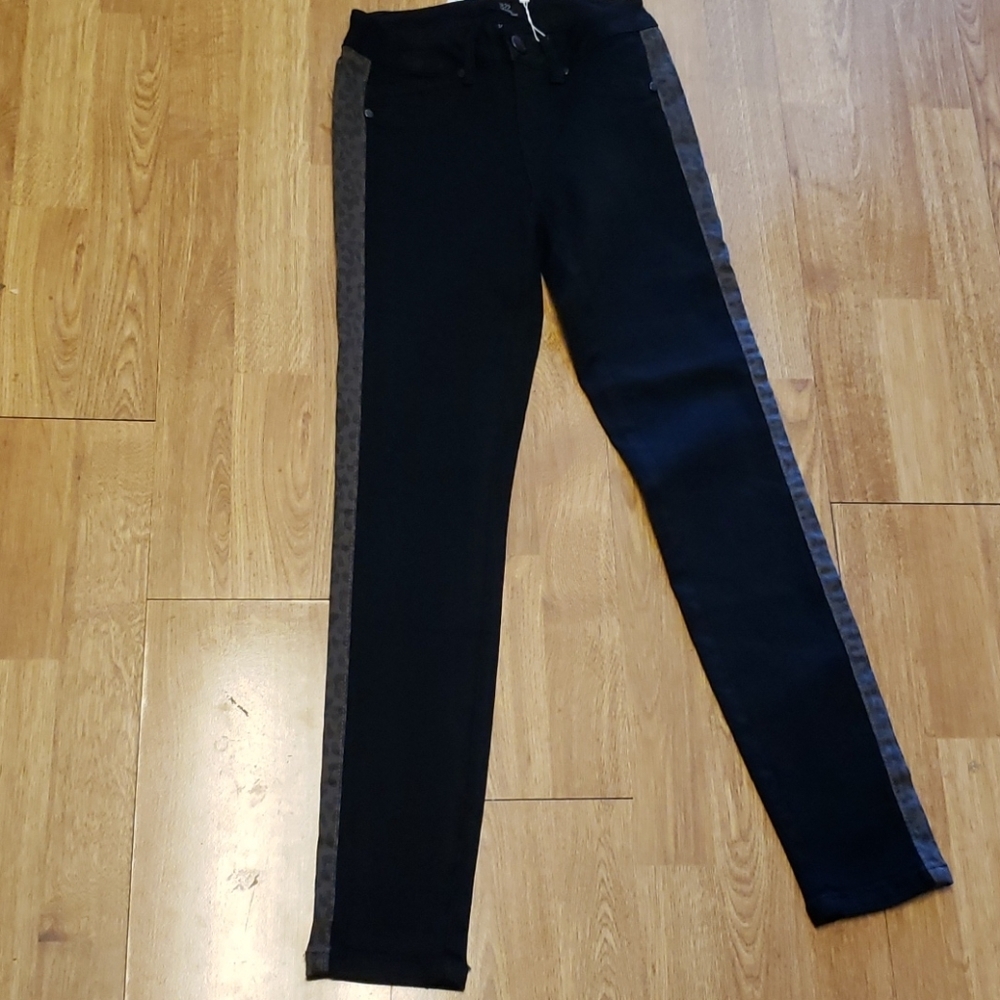 NWT 1822 Denim ankle skinny black/animal print